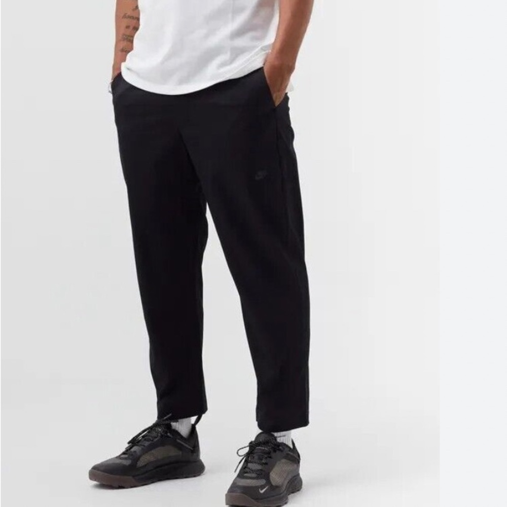 Nike Sportswear Sneaker length Pants taper Black Men's 28 Inseam 25"